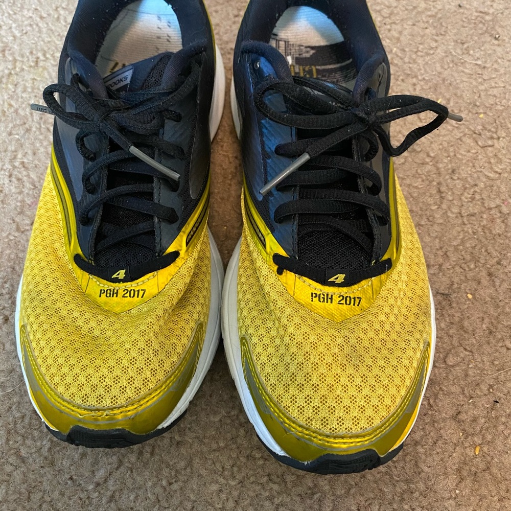 MEN’S BROOKS LAUNCH 4